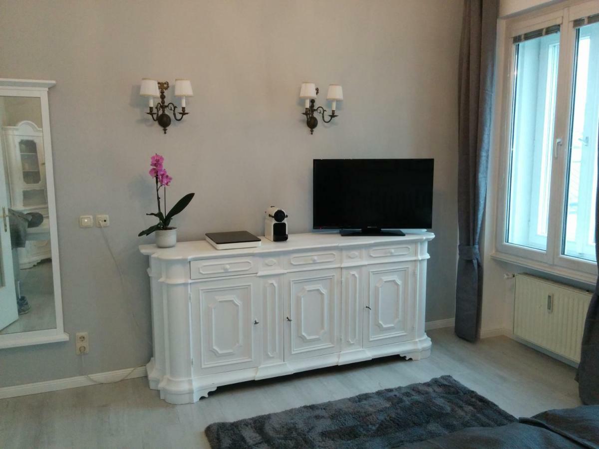 Seeblick Apartment/Zimmer Gmunden Buitenkant foto