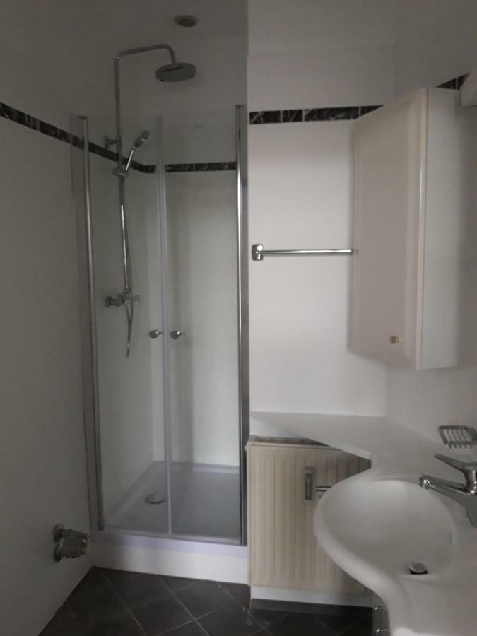 Seeblick Apartment/Zimmer Gmunden Buitenkant foto